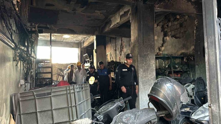 KAĞITHANE’DE TAMİRHANEDEKİ PATLAMADA ÖLEN GENCİN CENAZESİ ADLİ TIP KURUMU’NA KALDIRILDI