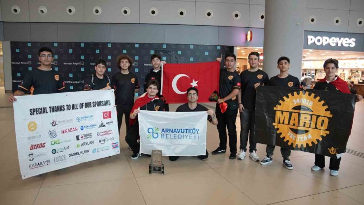 ARNAVUTKÖYLÜ ÖĞRENCİLER ABD’DEN DÜNYA ŞAMPİYONASI ÖDÜLÜYLE DÖNDÜ