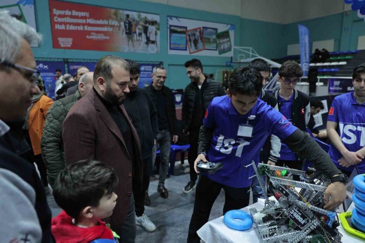 ARNAVUTKÖYLÜ ÖĞRENCİLER ABD’DEN DÜNYA ŞAMPİYONASI ÖDÜLÜYLE DÖNDÜ