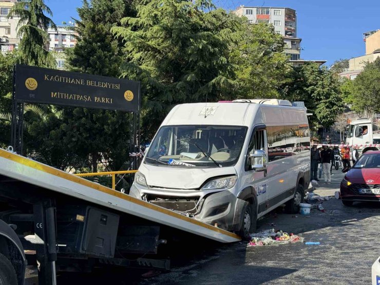 KAĞITHANE’DE BİR KİŞİNİN HAYATINI KAYBETTİĞİ FECİ KAZA KAMERADA