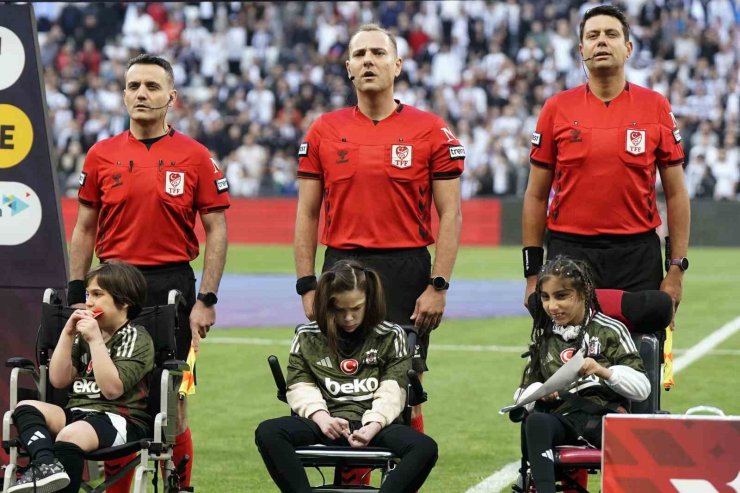 TREDNYOL SÜPER LİG: BEŞİKTAŞ: 0 - ADANA DEMİRSPOR: 0 (MAÇ DEVAM EDİYOR)