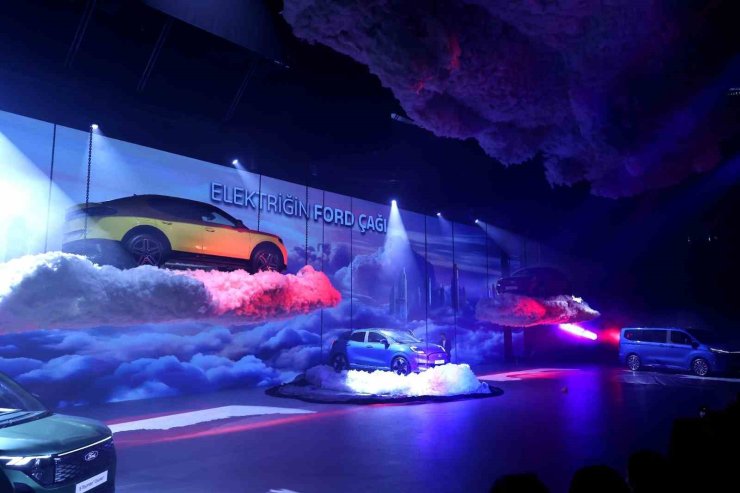 FORD TÜRKİYE, ELEKTRİKLİ YENİ BİNEK VE TİCARİ ARAÇLARINI TANITTI