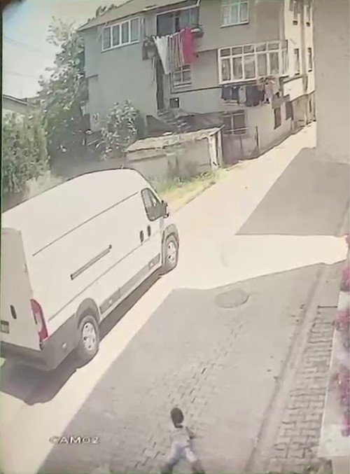 SULTANBEYLİ’DE FECİ KAZA: 4 YAŞINDAKİ ÇOCUK HAYATINI KAYBETTİ