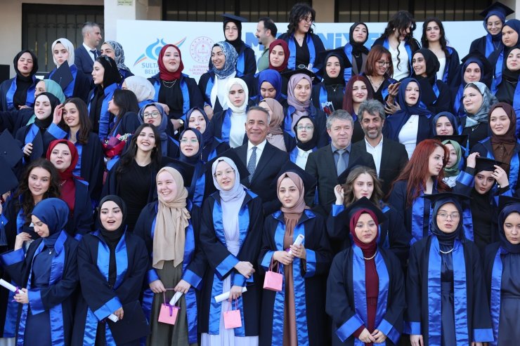 SULTANGAZİLİ GENÇLERİN MEZUNİYET HEYECANI