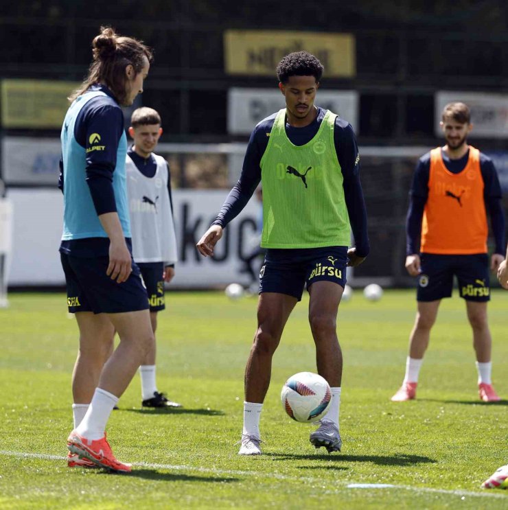 FENERBAHÇE’DE, EYÜPSPOR MAÇI HAZIRLIKLARI DEVAM ETTİ