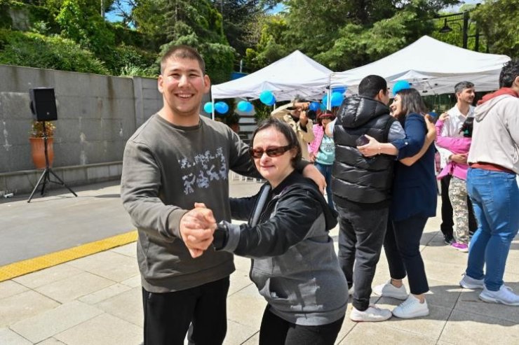 BEŞİKTAŞ’TA ENGELLİLER HAFTASI RENKLİ ETKİNLİKLERLE KUTLANDI