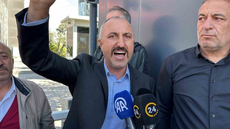 İBB MAĞDURU TAKSİCİLERDEN CHP İL BAŞKANLIĞI BİNASI ÖNÜNDE DÜDÜKLÜ PROTESTO