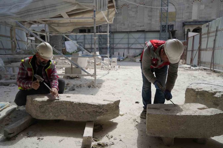 SULTANAHMET CAMİİ’NİN ÖMRÜNE ÖMÜR KATACAK OLAN MİNARE RESTORASYONU SÜRÜYOR