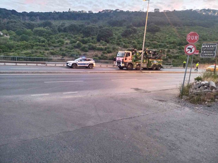 MALTEPE’DE KONTROLDEN ÇIKAN OTOMOBİL GÖLETE UÇTU