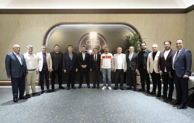DURSUN ÖZBEK VE ERTUĞRUL DOĞAN DOSTLUK YEMEĞİNDE BİR ARAYA GELDİ