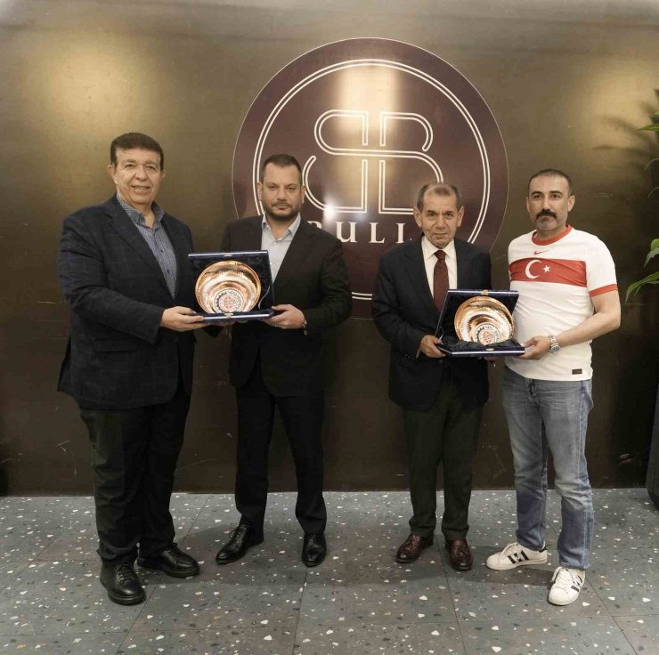 DURSUN ÖZBEK VE ERTUĞRUL DOĞAN DOSTLUK YEMEĞİNDE BİR ARAYA GELDİ