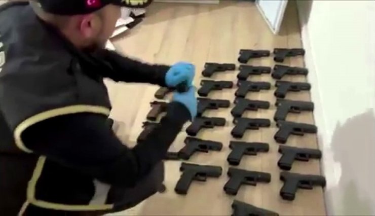 İSTANBUL’DA SOKAK ÇETELERİNE VE ONLARA SİLAH TEMİN EDEN SİLAH İMALATÇILARINA OPERASYON