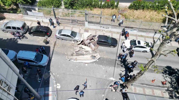 BAĞCILAR’DA KAÇAK ÜTÜ PAKET ATÖLYESİNDE BUHAR KAZANI PATLADI