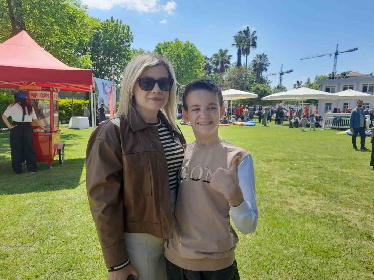 13 YAŞINDAKİ EMRE, ATLA TERAPİYLE FİZİKSEL GELİŞİMİNE KATKI SAĞLADI