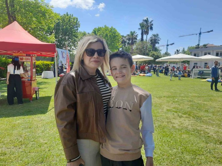 13 YAŞINDAKİ EMRE, ATLA TERAPİYLE FİZİKSEL GELİŞİMİNE KATKI SAĞLADI