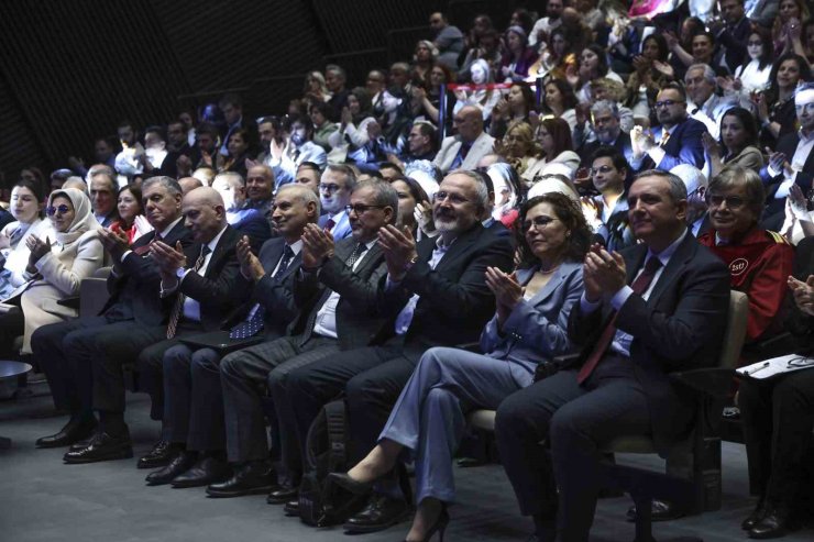 İSTİNYE ÜNİVERSİTESİ, 10. KURULUŞ YILDÖNÜMÜNÜ COŞKUYLA KUTLADI