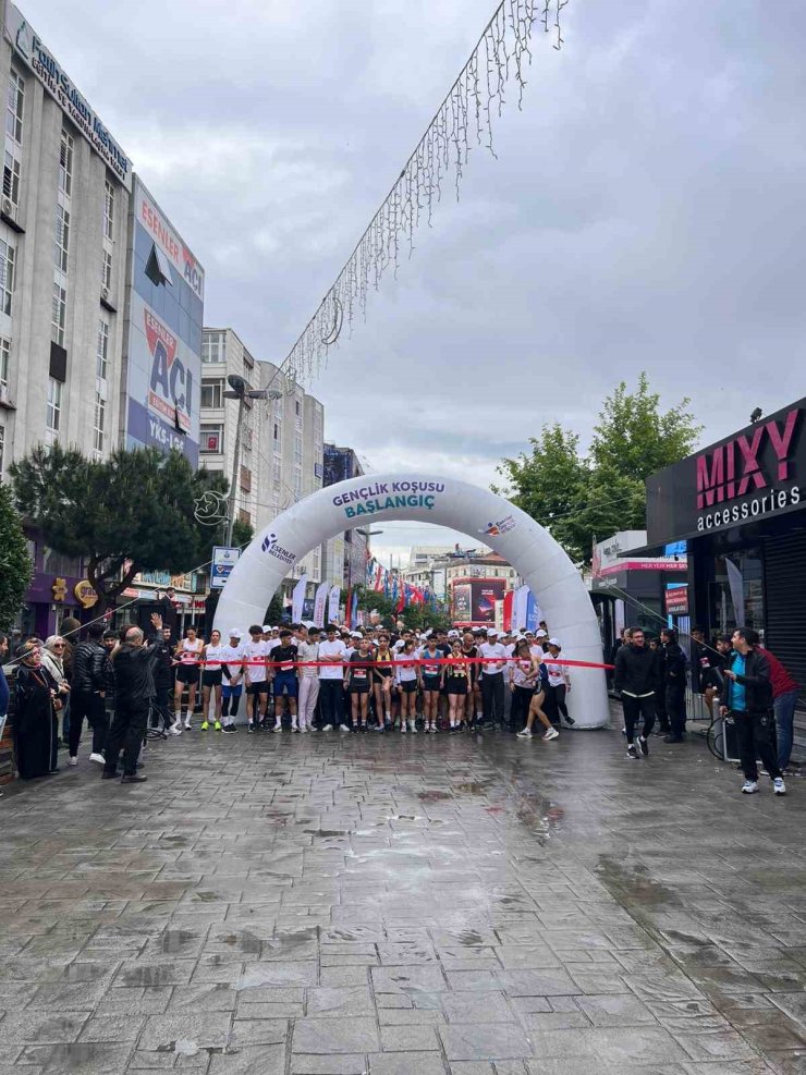 ESENLER’DE 19 MAYIS COŞKUSU: GENÇLİK KOŞUSU’NDA ŞAMPİYONLAR BELLİ OLDU