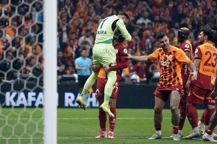 FERNANDO MUSLERA’DAN PENALTIDAN GOL