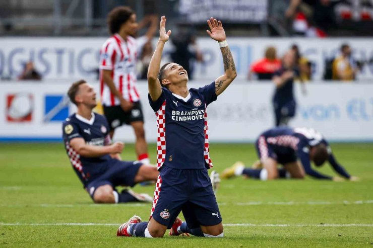 HOLLANDA’DA ŞAMPİYON PSV