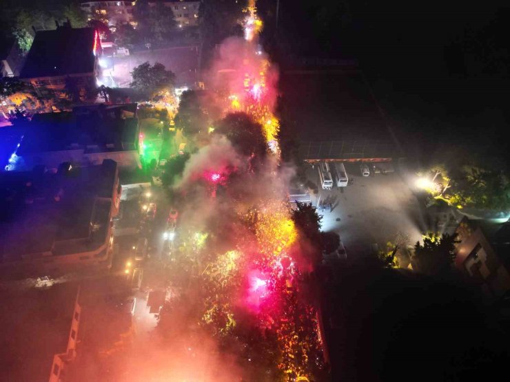 FLORYA’DA ŞAMPİYONLUK KUTLAMASI HAVADAN GÖRÜNTÜLENDİ