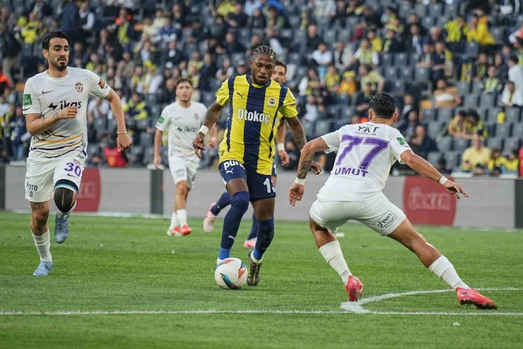 TRENDYOL SÜPER LİG: FENERBAHÇE: 1 - EYÜPSPOR: 0 (İLK YARI)