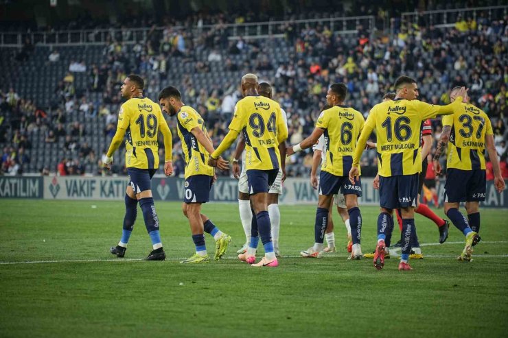 TRENDYOL SÜPER LİG: FENERBAHÇE: 1 - EYÜPSPOR: 0 (İLK YARI)