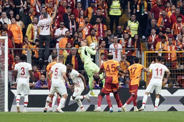 TRENDYOL SÜPER LİG: GALATASARAY: 2 - KAYSERİSPOR: 0 (İLK YARI)