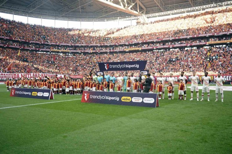 TRENDYOL SÜPER LİG: GALATASARAY: 0 - KAYSERİSPOR: 0 (MAÇ DEVAM EDİYOR)