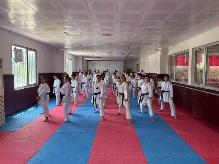 ADANA’DA DAN VE ANTRENÖR GELİŞİM SEMİNERİ YAPILDI