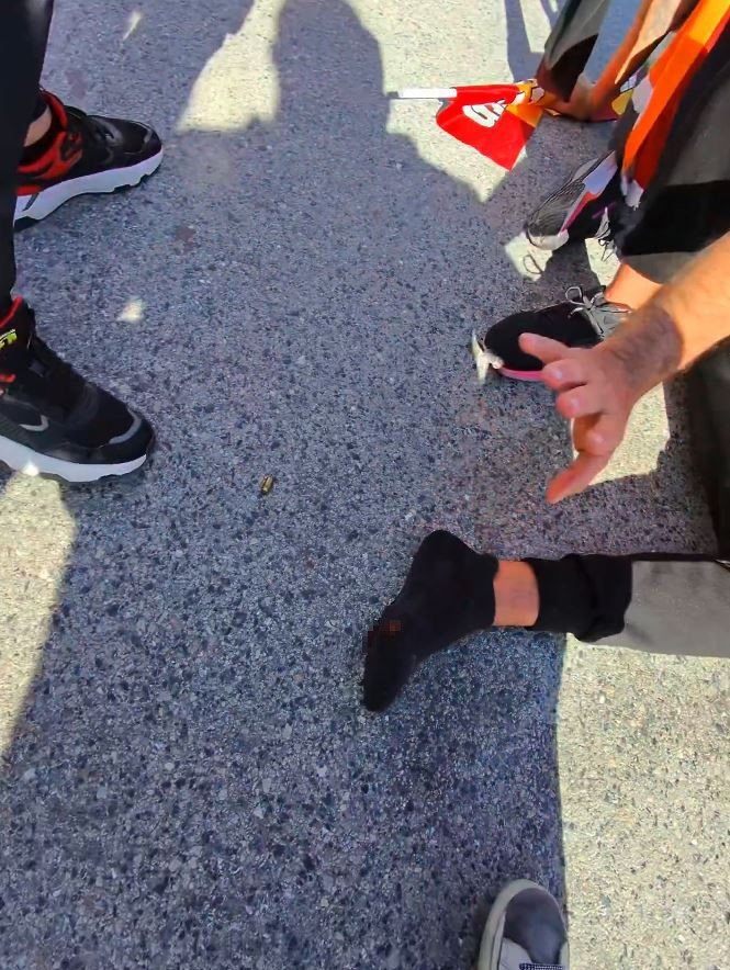 KADIKÖY’DE GALATASARAYLI TARAFTARA SİLAHLI SALDIRI KAMERADA