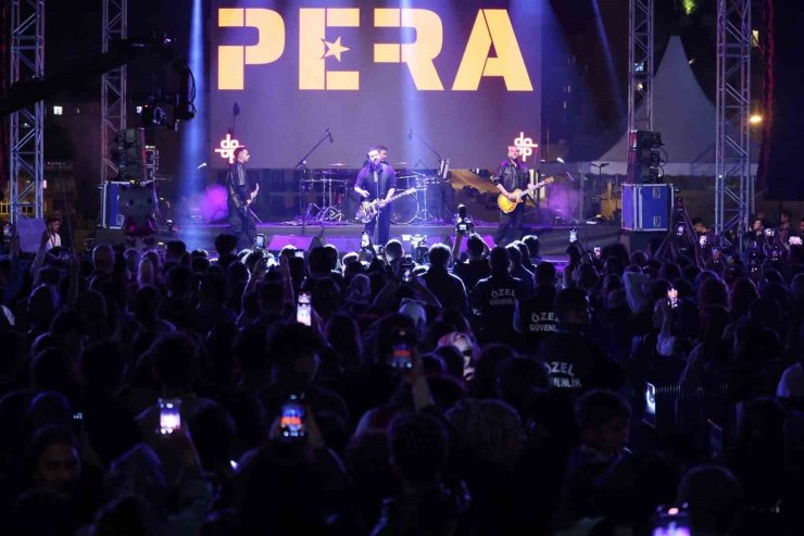 ÇEKMEKÖY GENÇLİK FESTİVALİ’NDE PERA RÜZGARI