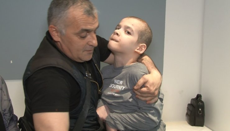 RUSYA’DA ÇARESİZ KALAN ÇOCUĞA TÜRK DOKTORLARDAN UMUT VEREN TEDAVİ