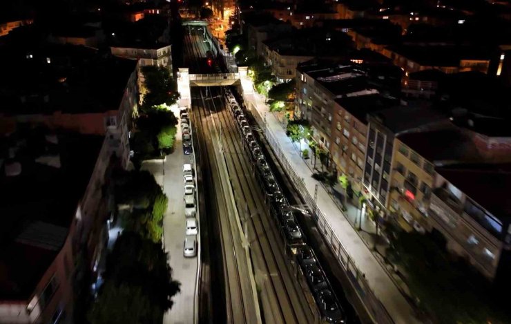 MARMARAY HATTINDAN GEÇEN ARAÇLARIN GECE YOLCULUĞU HAVADAN GÖRÜNTÜLENDİ