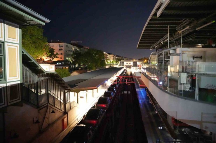 MARMARAY HATTINDAN GEÇEN ARAÇLARIN GECE YOLCULUĞU HAVADAN GÖRÜNTÜLENDİ