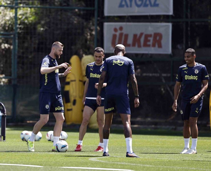 FENERBAHÇE, ATAKAŞ HATAYSPOR MAÇI HAZIRLIKLARINI SÜRDÜRDÜ