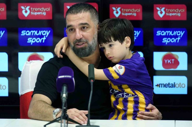ARDA TURAN: "ÖNÜMÜZDE YURT DIŞINDAN 4 TEKLİF VAR"