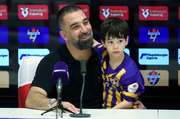 ARDA TURAN: "ÖNÜMÜZDE YURT DIŞINDAN 4 TEKLİF VAR"