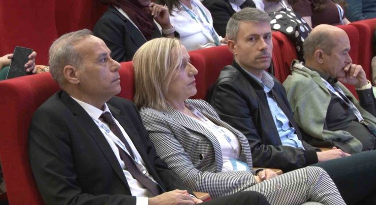 İSTANBUL’DAKİ ULUSLARARASI SAĞLIK BİLİMLERİ KONGRESİ’NE 14 ÜLKEDEN UZMAN KATILDI