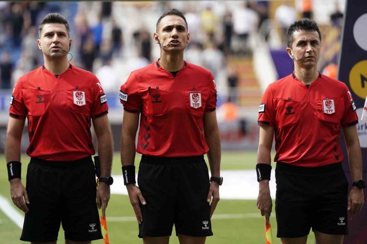 TRENDYOL SÜPER LİG: EYÜPSPOR: 0 - ANTALYASPOR: 0 (MAÇ DEVAM EDİYOR)