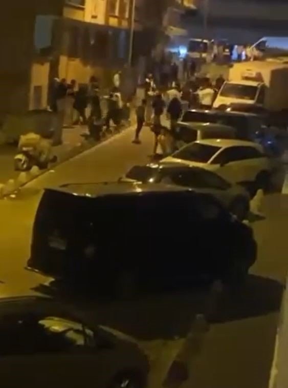 ESENYURT’TA KOMŞULAR ARASINDAKİ KÖPEK KAVGASINDA ORTALIK SAVAŞ ALANINA DÖNDÜ