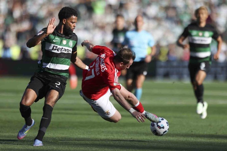 SPORTİNG’DEN ÇİFTE KUPA