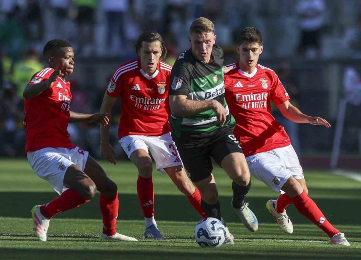 SPORTİNG’DEN ÇİFTE KUPA