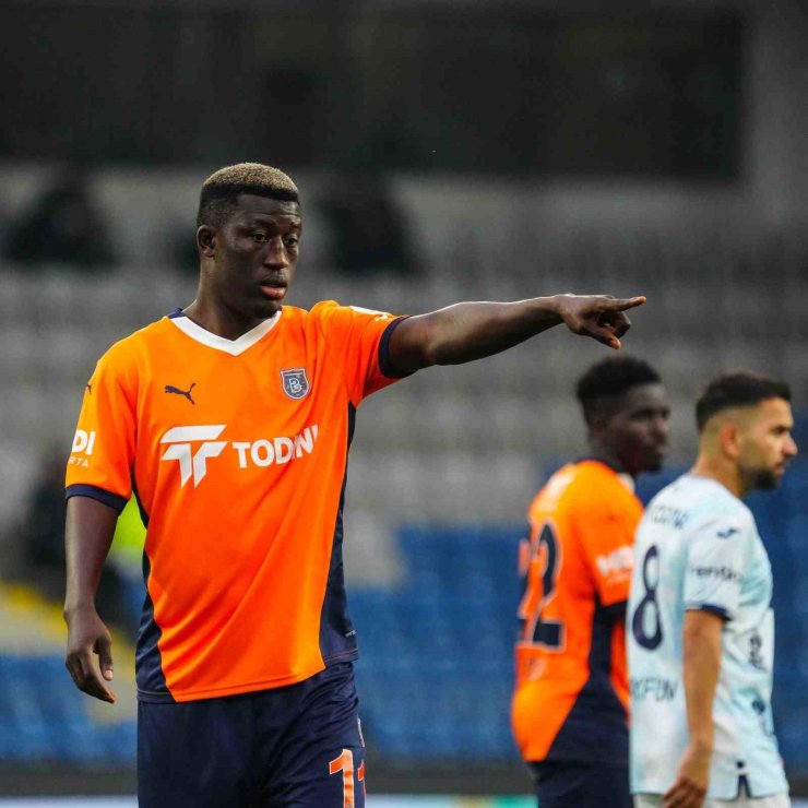 TRENDYOL SÜPER LİG: RAMS BAŞAKŞEHİR: 2 - ADANA DEMİRSPOR: 1 (İLK YARI)