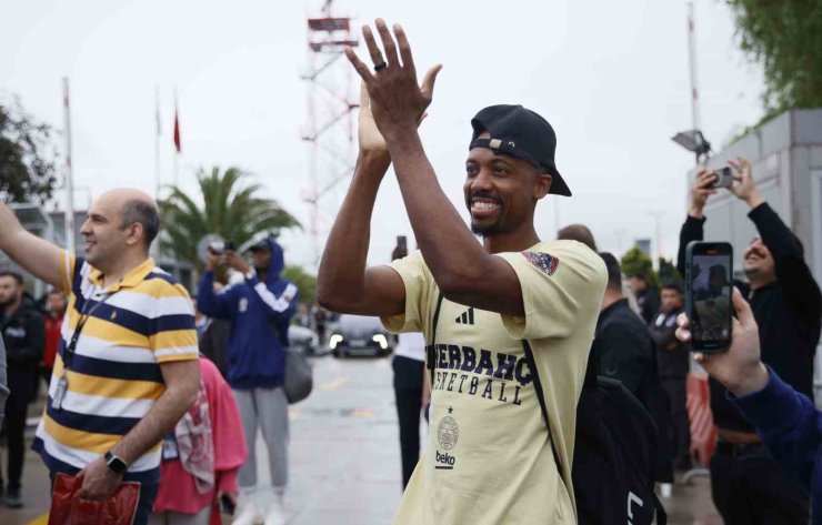 EUROLEAGUE ŞAMPİYONU FENERBAHÇE, İSTANBUL’A DÖNDÜ