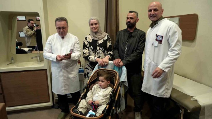 FİLİSTİNLİ ÇOCUK TÜRK DOKTORLAR SAYESİNDE HAYATA TUTUNDU