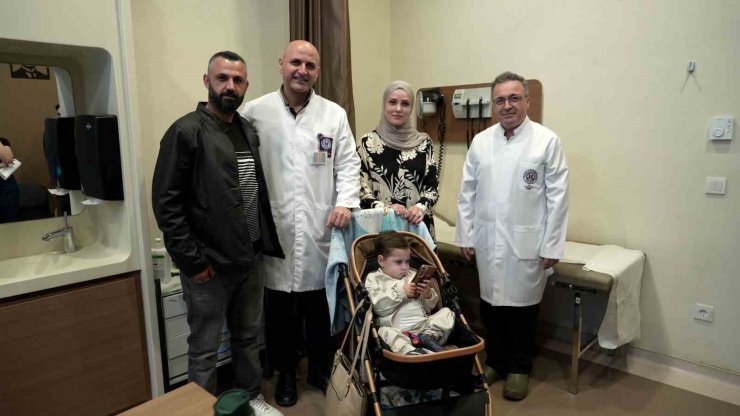 FİLİSTİNLİ ÇOCUK TÜRK DOKTORLAR SAYESİNDE HAYATA TUTUNDU