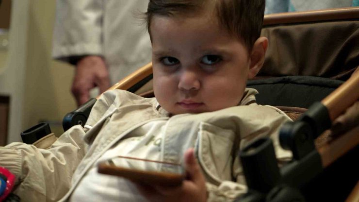 FİLİSTİNLİ ÇOCUK TÜRK DOKTORLAR SAYESİNDE HAYATA TUTUNDU