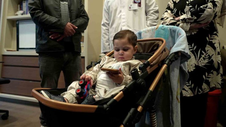 FİLİSTİNLİ ÇOCUK TÜRK DOKTORLAR SAYESİNDE HAYATA TUTUNDU