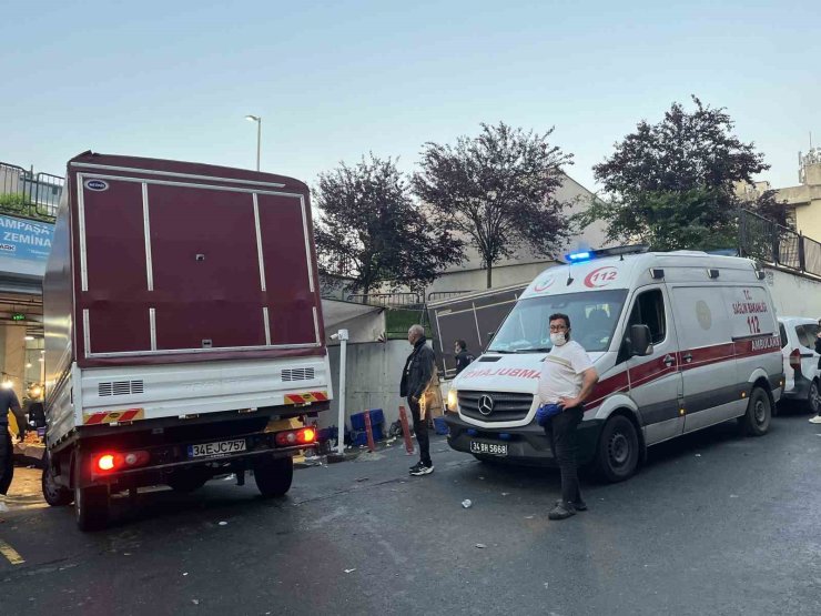 KAPALI PAZAR YERİ HAVALANDIRMASINA BİBER GAZI SIKIP KAÇTI