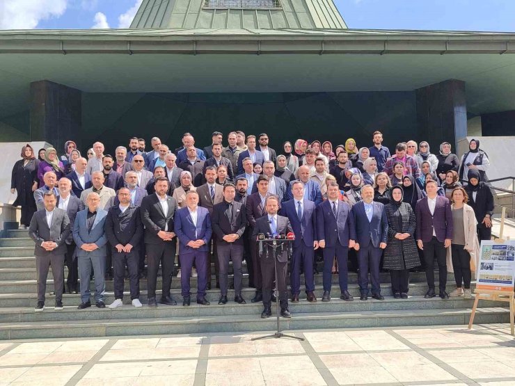 AK PARTİ’DEN ADNAN MENDERES ANIT MEZARI ÖNÜNDE 27 MAYIS AÇIKLAMASI